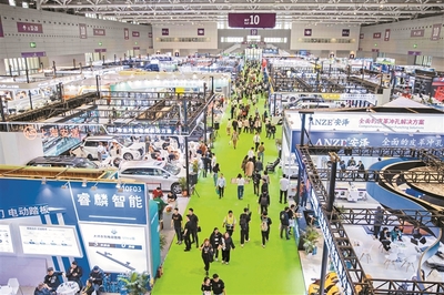 汽車服務(wù)生態(tài)博覽會(huì)盛大開(kāi)幕，助力行業(yè)創(chuàng)新升級(jí)